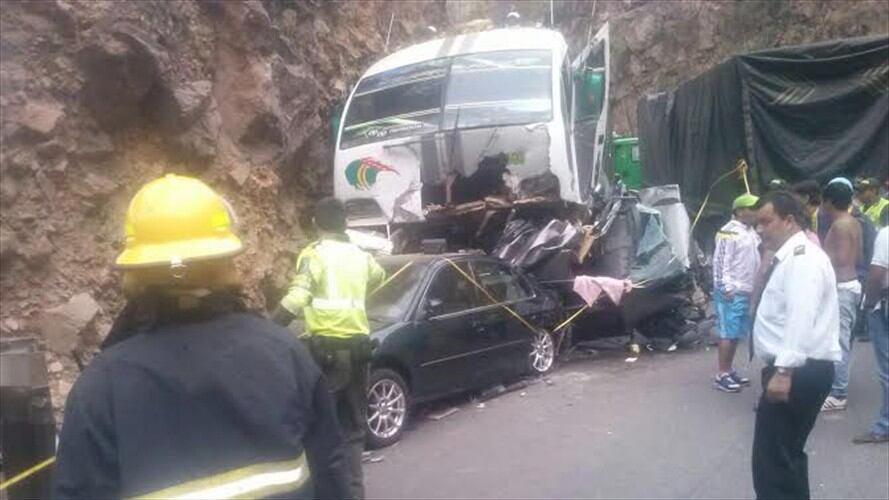Accidente en vía de Santander. Foto: Cortesía/ suministrada: Néstor Rodríguez.