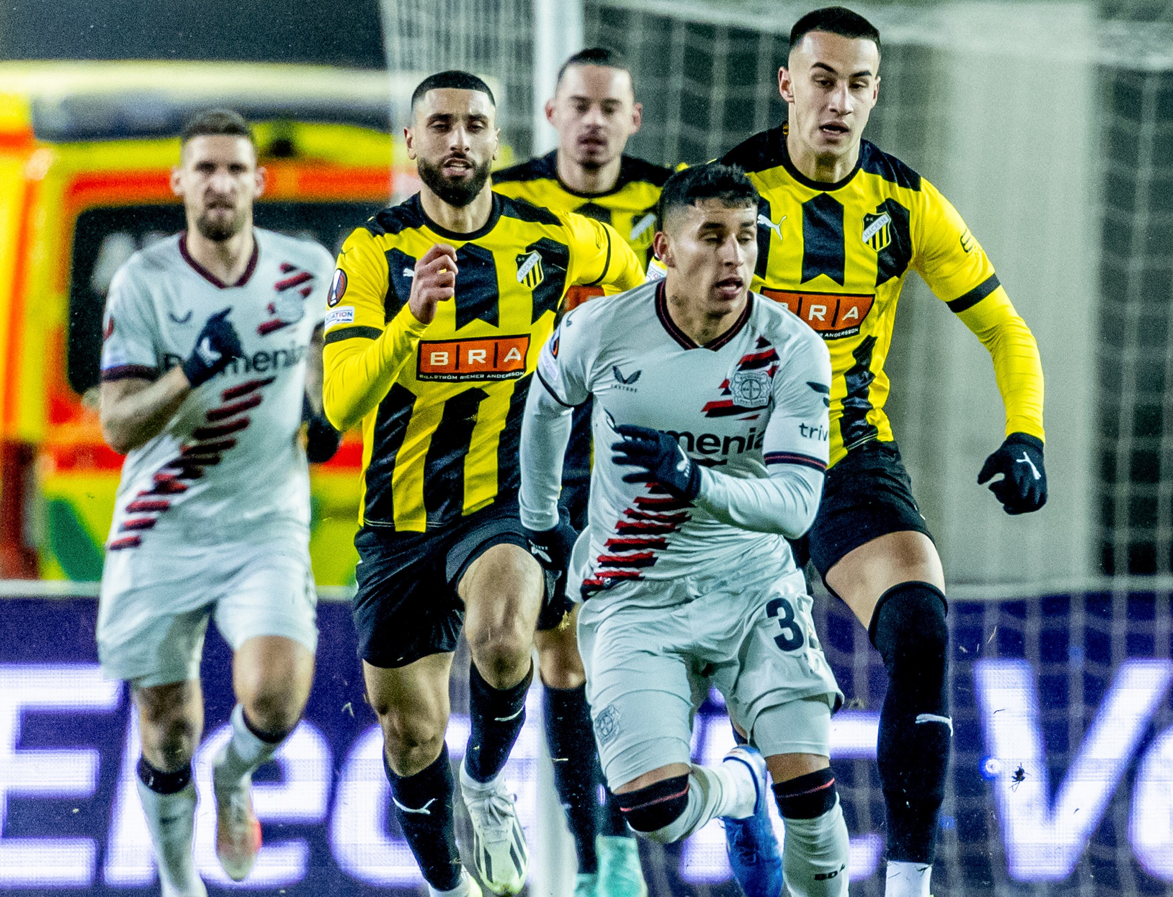 Gustavo Puerta junto al Bayer Leverkusen en la Europa League | Foto: ADAM IHSE/TT NEWS AGENCY/AFP via Getty Images
