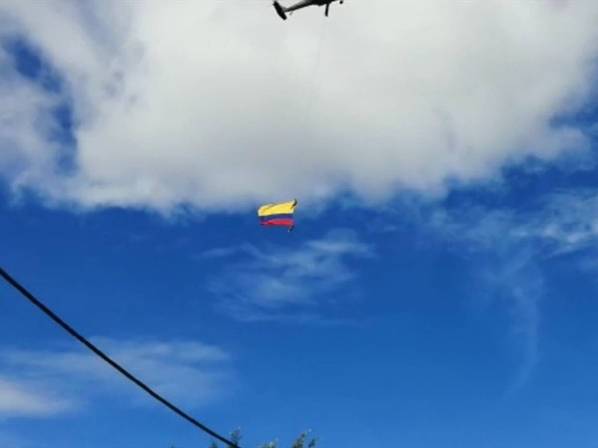 Estamos considerando suspender acrobacias aéreas: Mindefensa