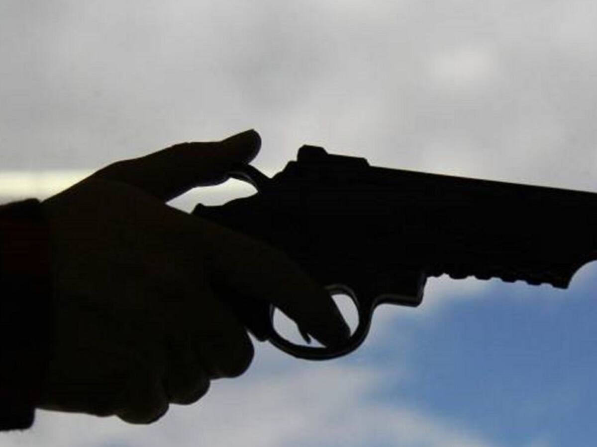 Un herido por bala perdida dejó hurto a carro de valores en Armenia