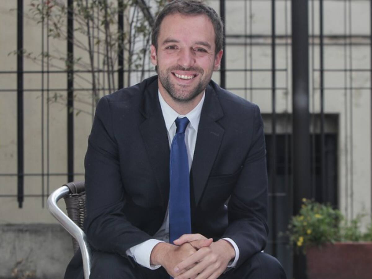 Renuncia el viceministro del interior para reforzar campaña de De La Calle