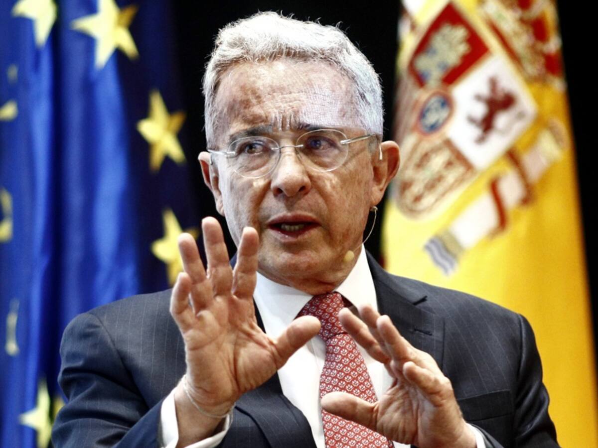 Uribismo insistirá en una "Corte única" y en eliminar la JEP
