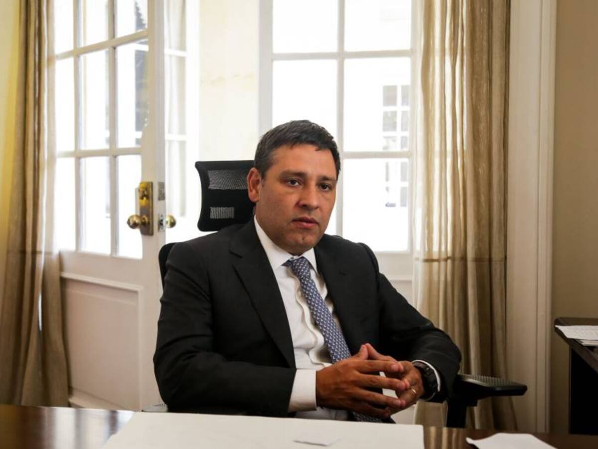Gobierno asume funciones del Creg por el Plan de Desarrollo de Duque: Lizcano