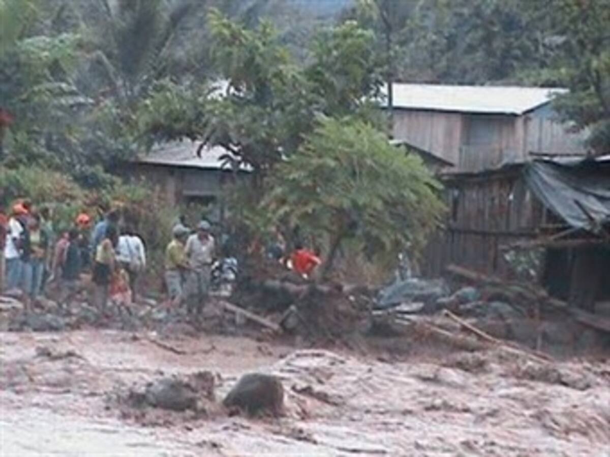 Entregan ayuda humanitaria a Guapi