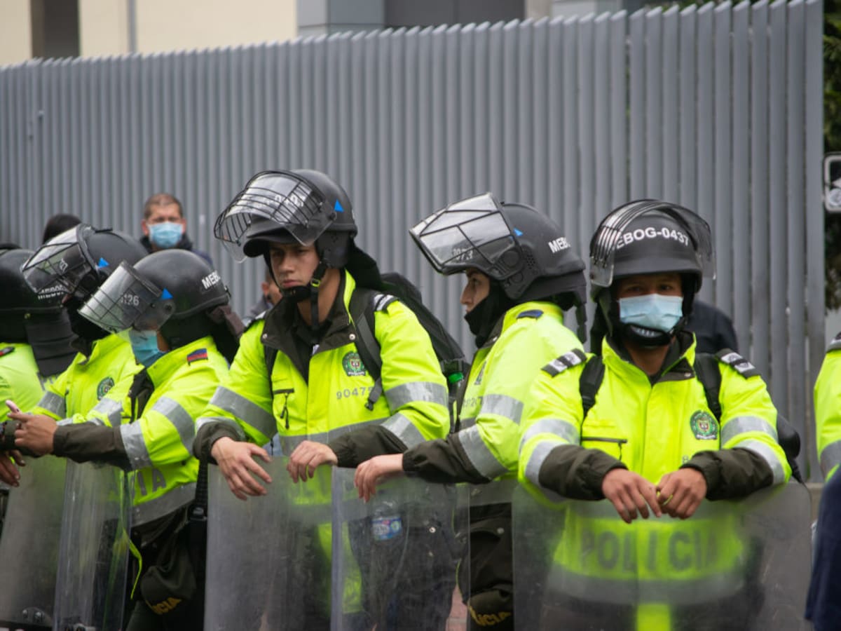 Sancionan a juez de Bucaramanga por calificar a la Policía como “fuerza terrorista” en audiencia