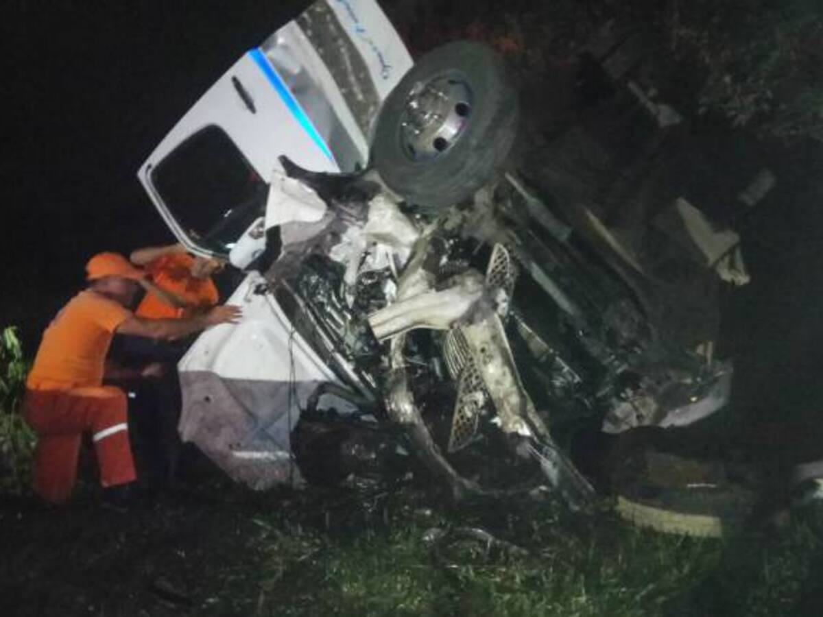20 heridos dejó accidente de buseta en la vía Cali- Dagua