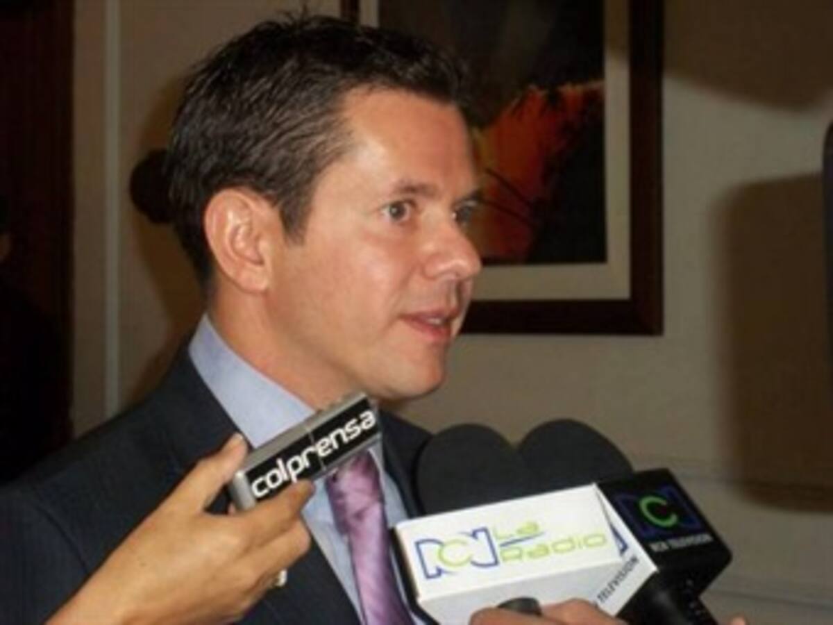"No renunciaré" dice el viceministro de aguas, que es conservador