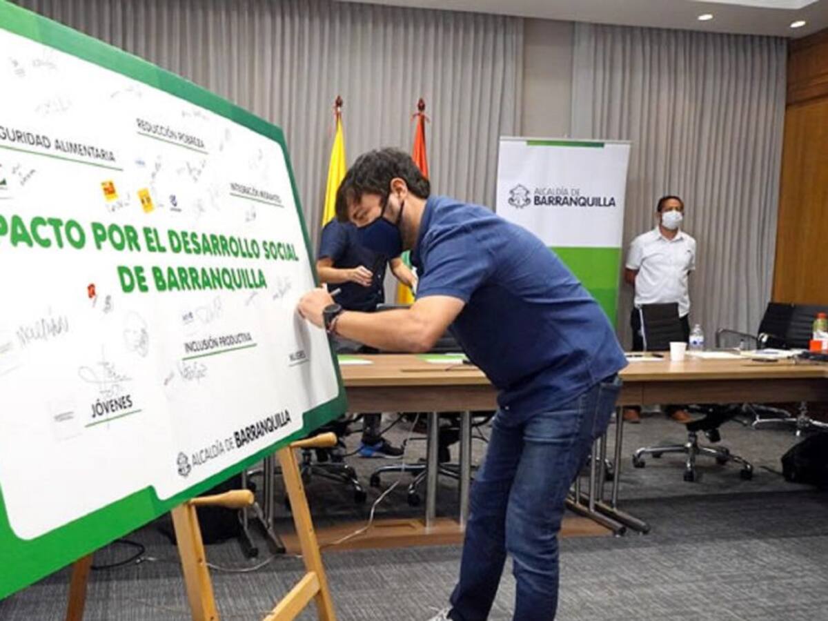 Distrito y fundaciones firman “Pacto por el Desarrollo Social”