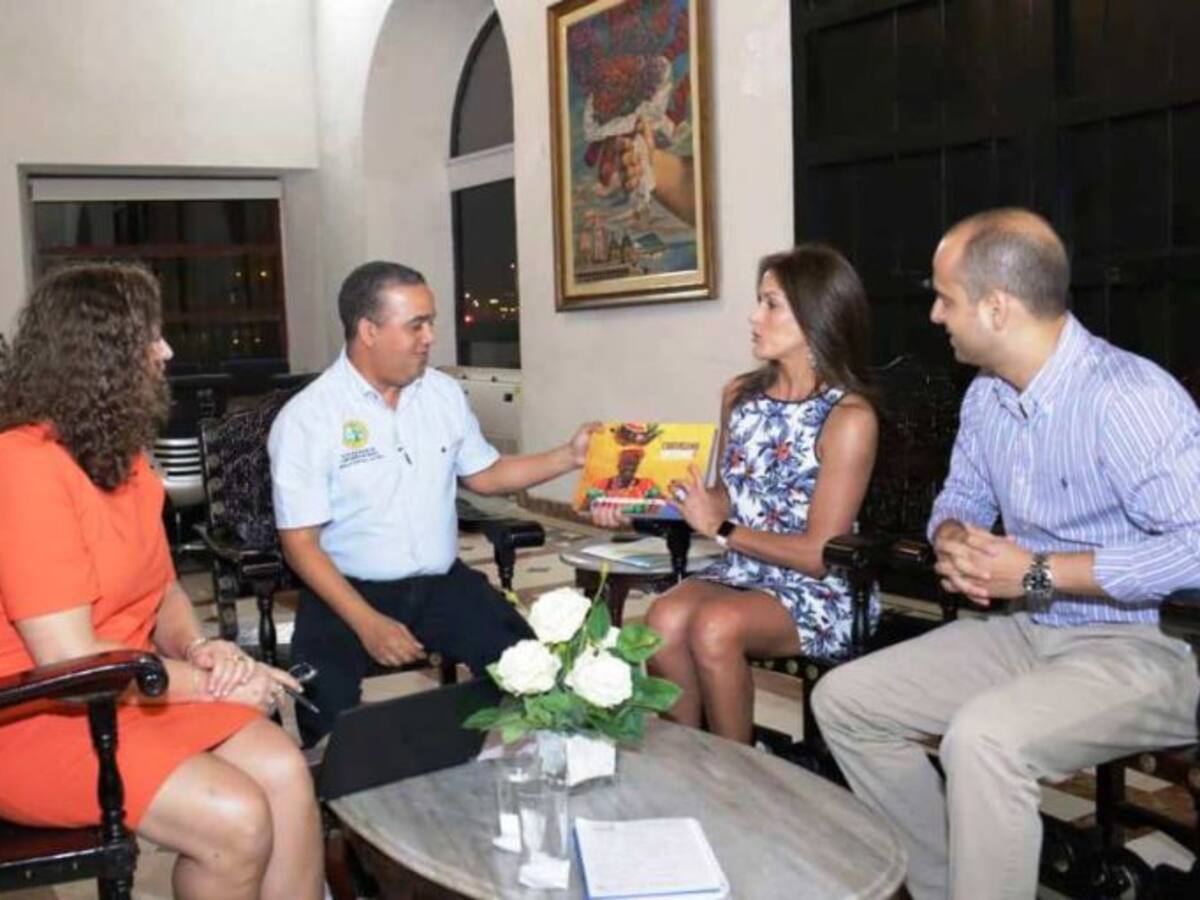 Findeter entrega a Alcalde de Cartagena documento con temas esenciales