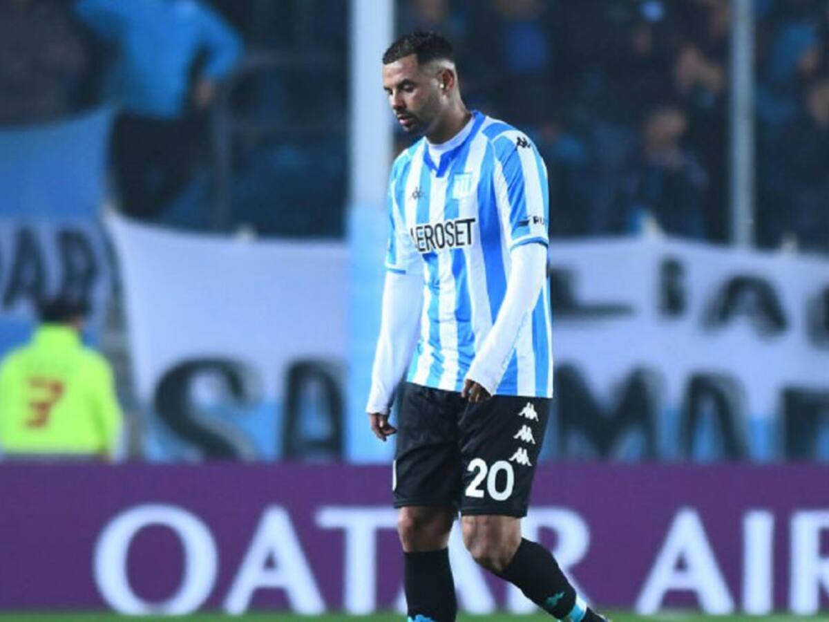 Hinchas de Racing protestan y piden la salida de Edwin Cardona
