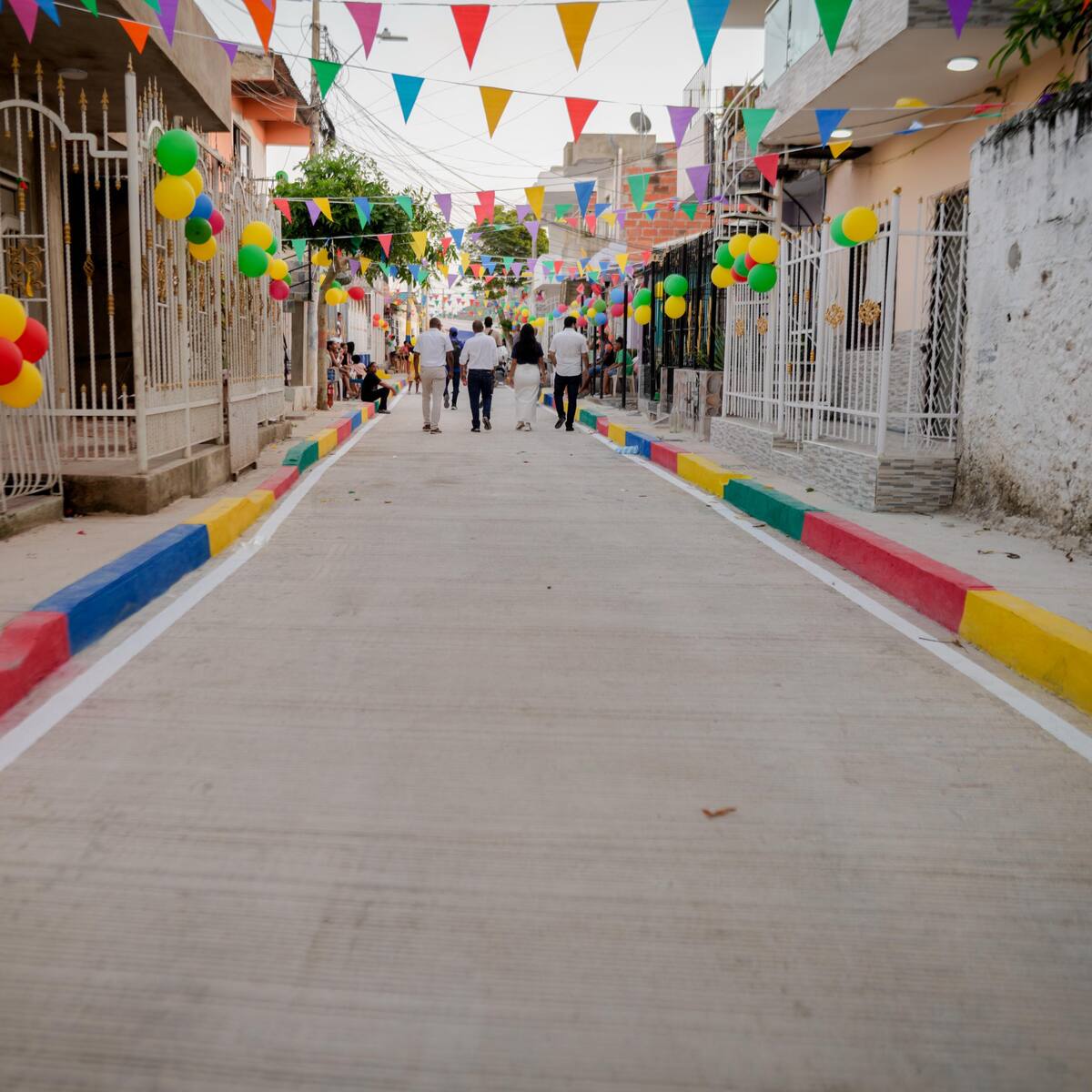 Barrio 7 de Agosto en Cartagena celebró cumpleaños con calle nueva financiada por la gobernación