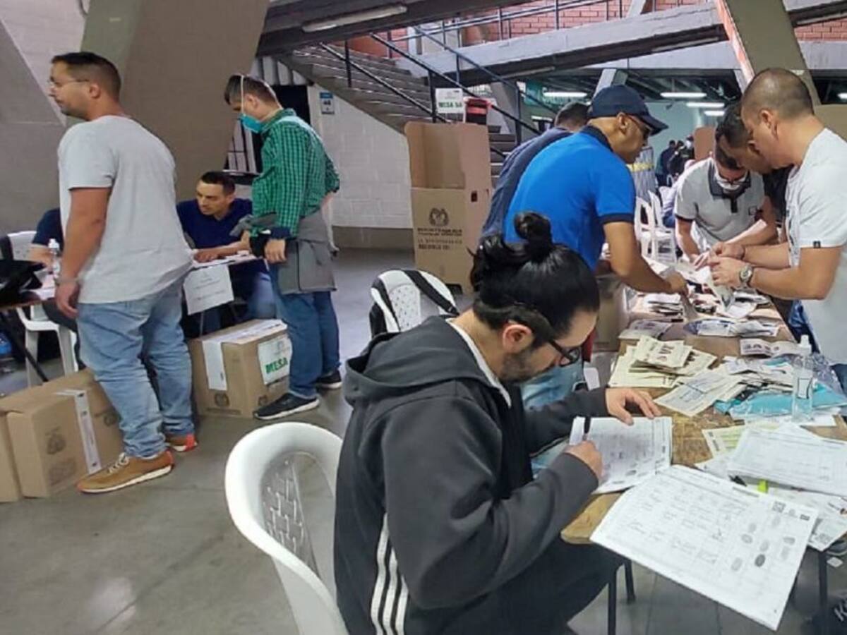Campaña de Rodolfo en Medellín le pondrá la lupa al reconteo de votos