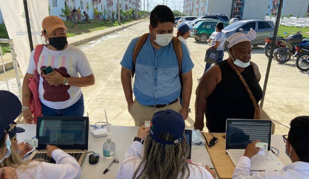 Se realizó jornada de notificación de actos administrativos de transferencia de dominio a beneficiarios de las etapas 3, 4 y 5