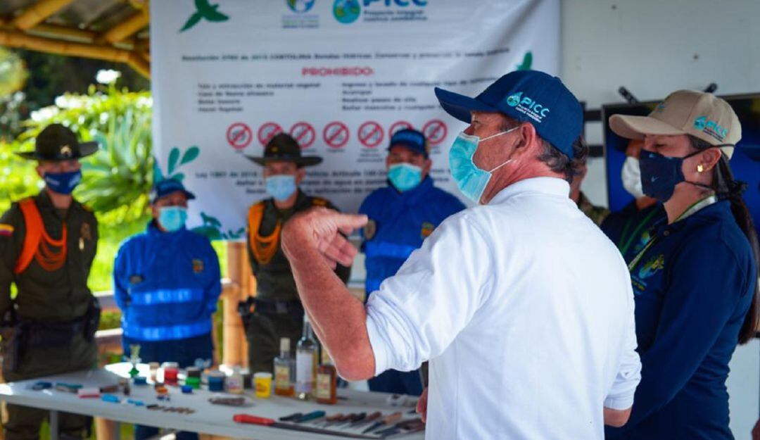 Instalación de puestos de control en el Cañón del Combeima