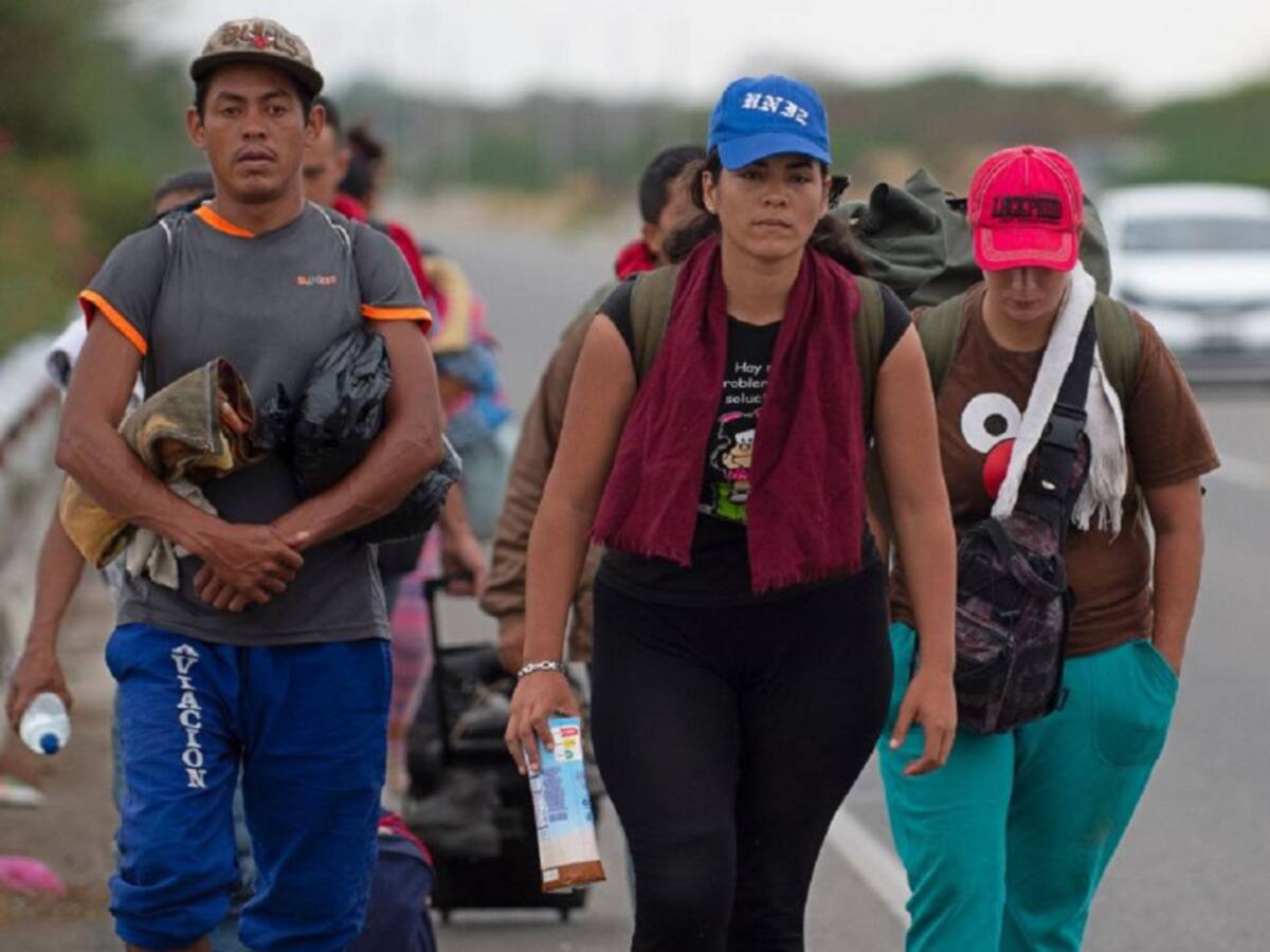 Colapsa la frontera con retorno de venezolanos