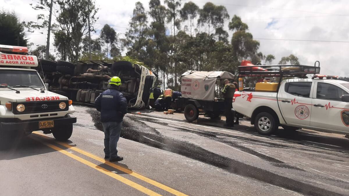 Dos heridos en accidente de un camión con reciclaje en el Norte de Antioquia