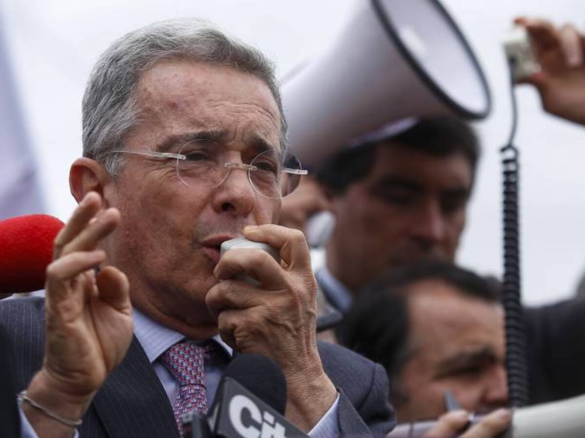 En Boyacá, Uribe siguió arremetiendo en contra del presidente Santos