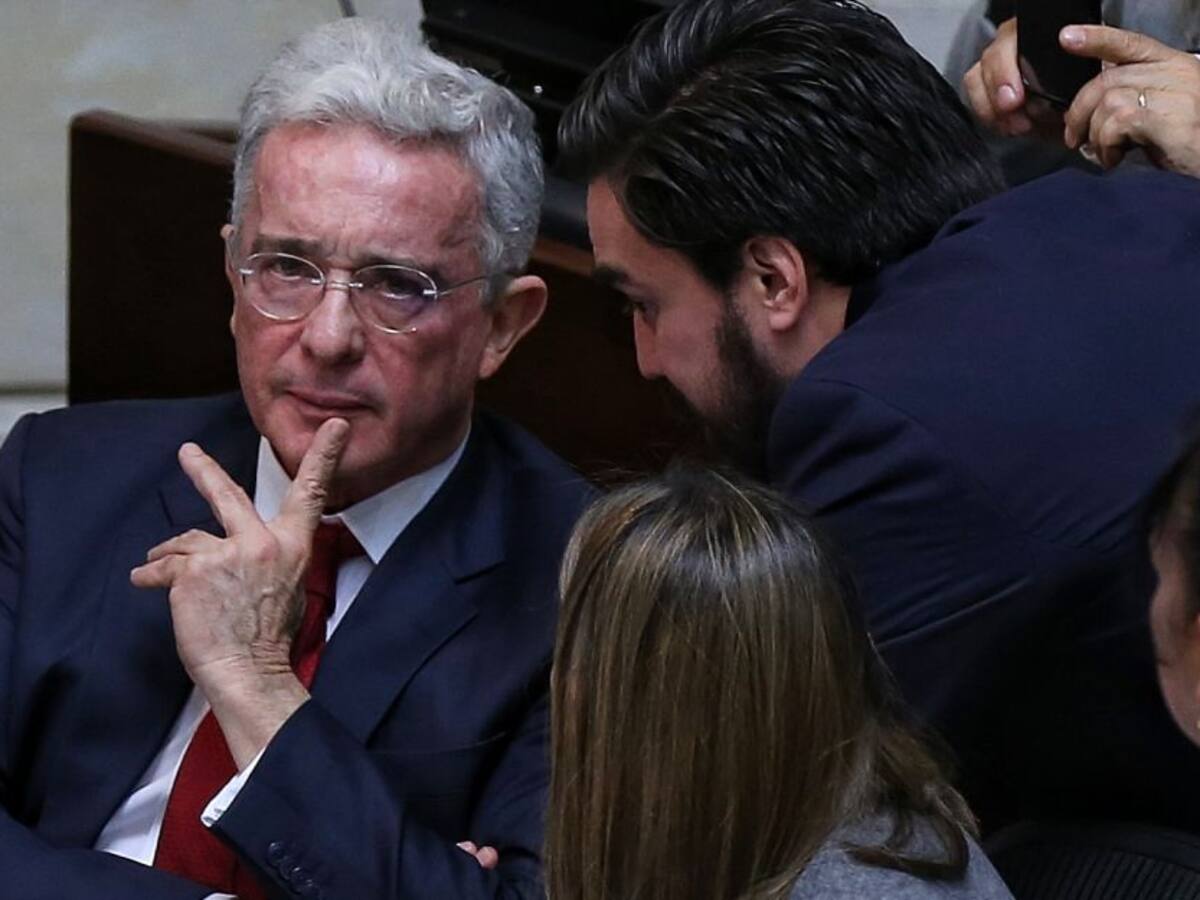 Expresidentes latinoamericanos piden que Uribe se defienda en libertad