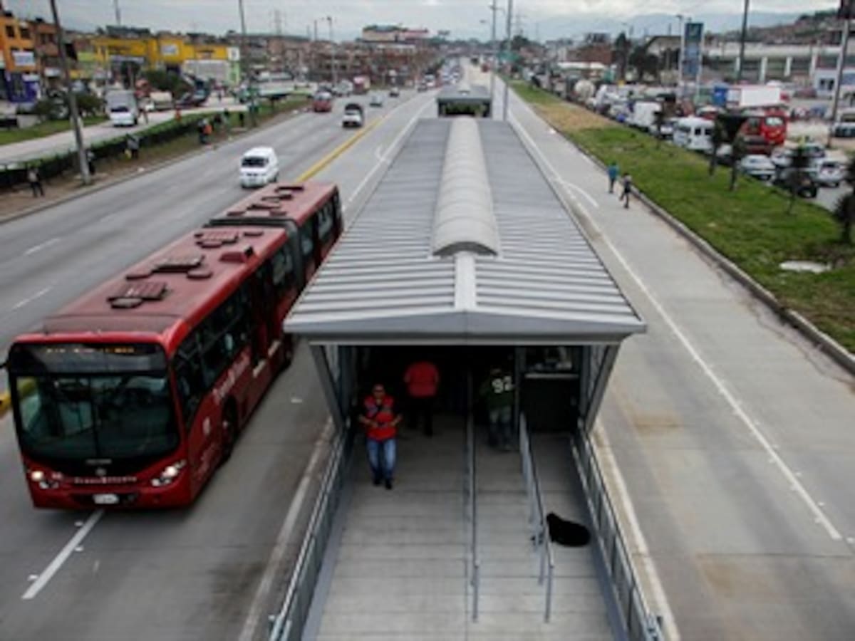 Transmilenio analiza rutas o buses sólo para mujeres