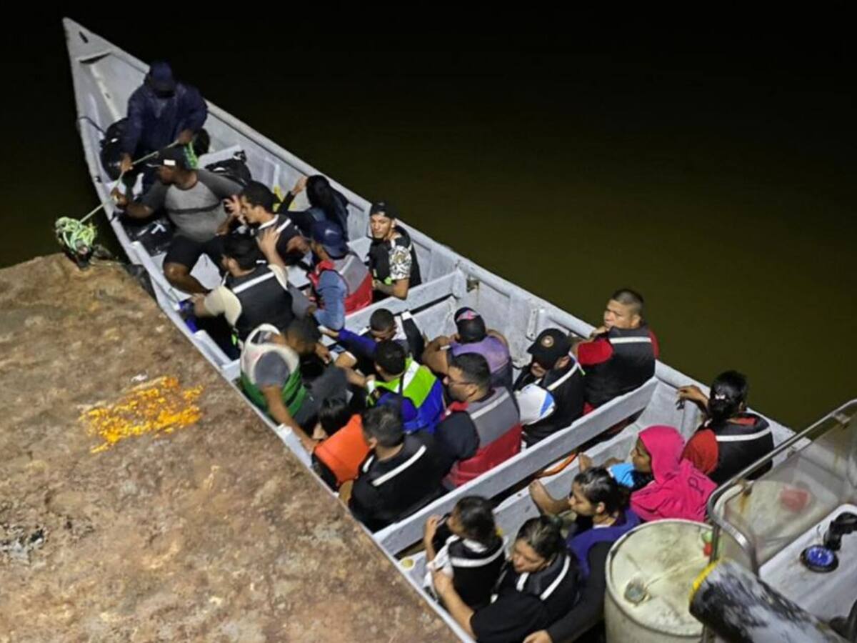 Armada rescata 19 migrantes que intentaban cruzar el Golfo Urabá