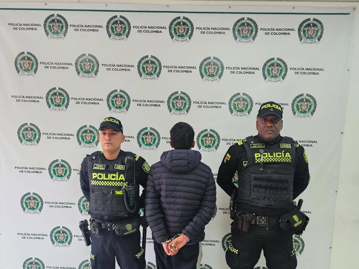 A la cárcel joven de 19 años por golpear a su pareja frente a sus hijos en el norte de Bogotá