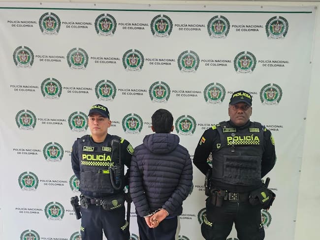 A la cárcel joven de 19 años por golpear a su pareja frente a sus hijos en el norte de Bogotá. Foto: MEBOG.