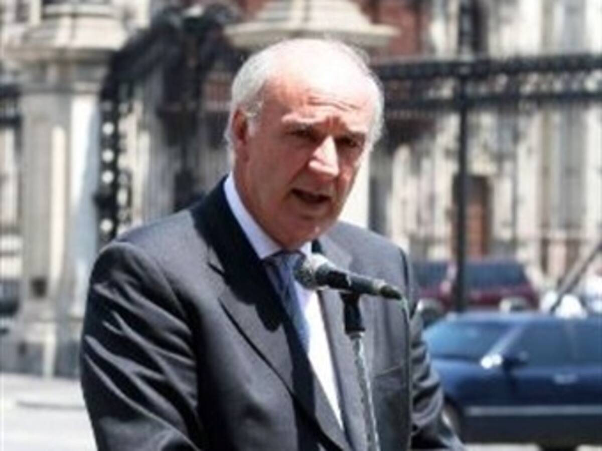 Perú reafirma respeto a decisión colombiana sobre uso de bases militares