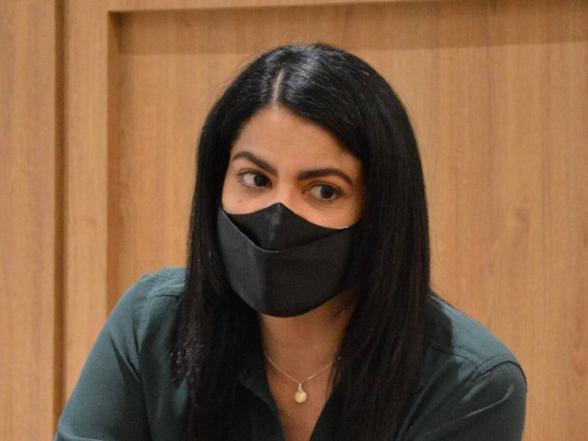 Directora INS: PCR para vuelos, falsa sensación de seguridad