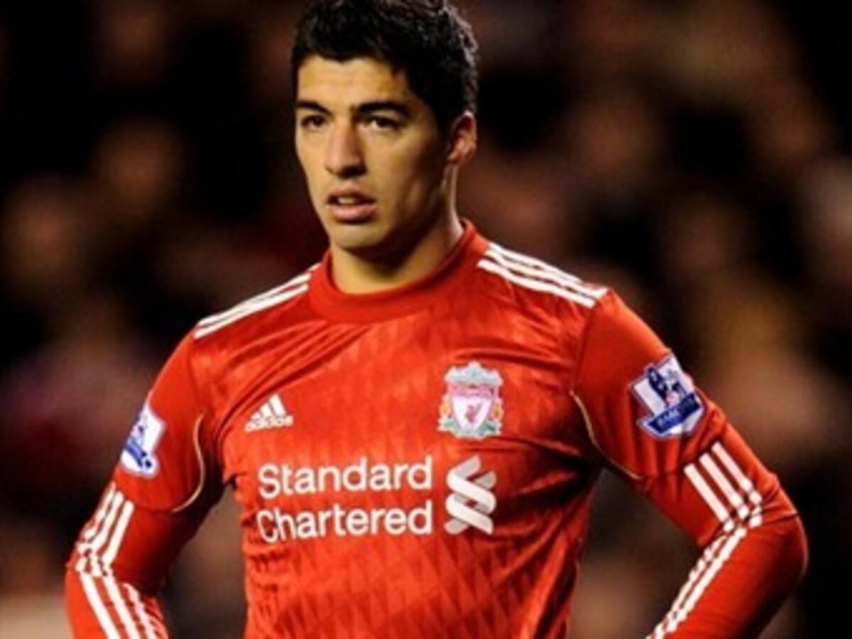Luis Suárez fue sancionado con ocho partidos por insultos racistas a Patrice Evra