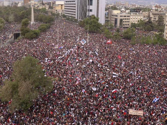 Marcha histórica conmueve a Chile y exige nueva transición
