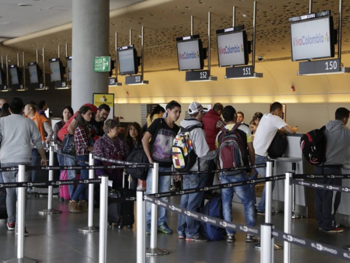 Retrasos de hasta 45 minutos en vuelos por falla en El Dorado