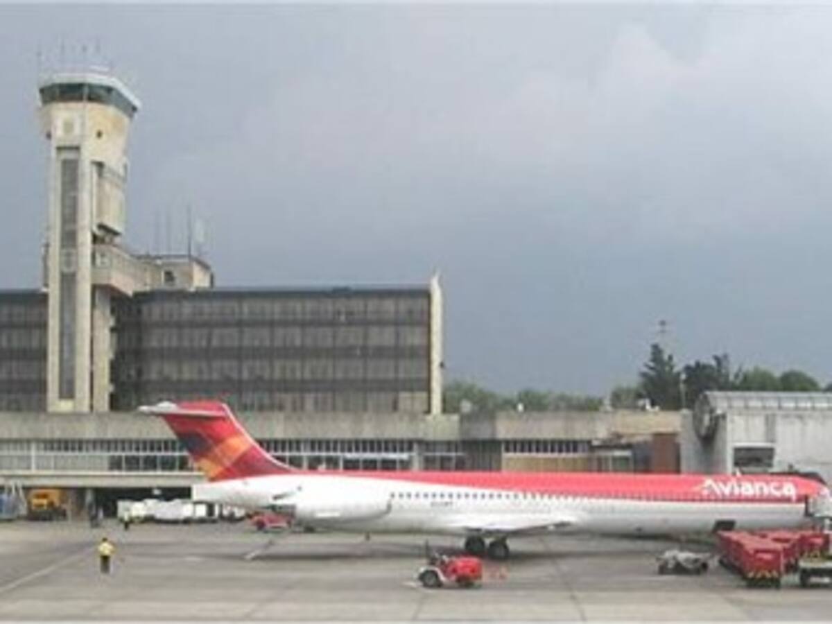 Se retrasan vuelos por mal tiempo en aeropuerto el Dorado de Bogotá