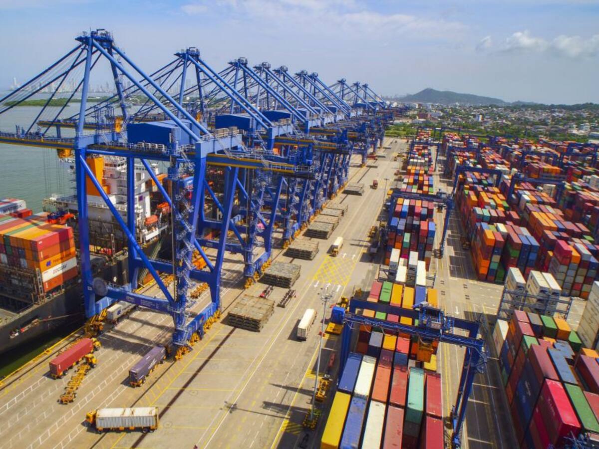 Operación con mayor movimientos en la historia del Puerto de Cartagena