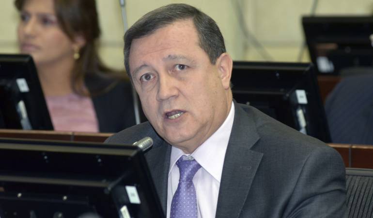 Senador del Centro Democrático, Ernesto Macias Tovar.