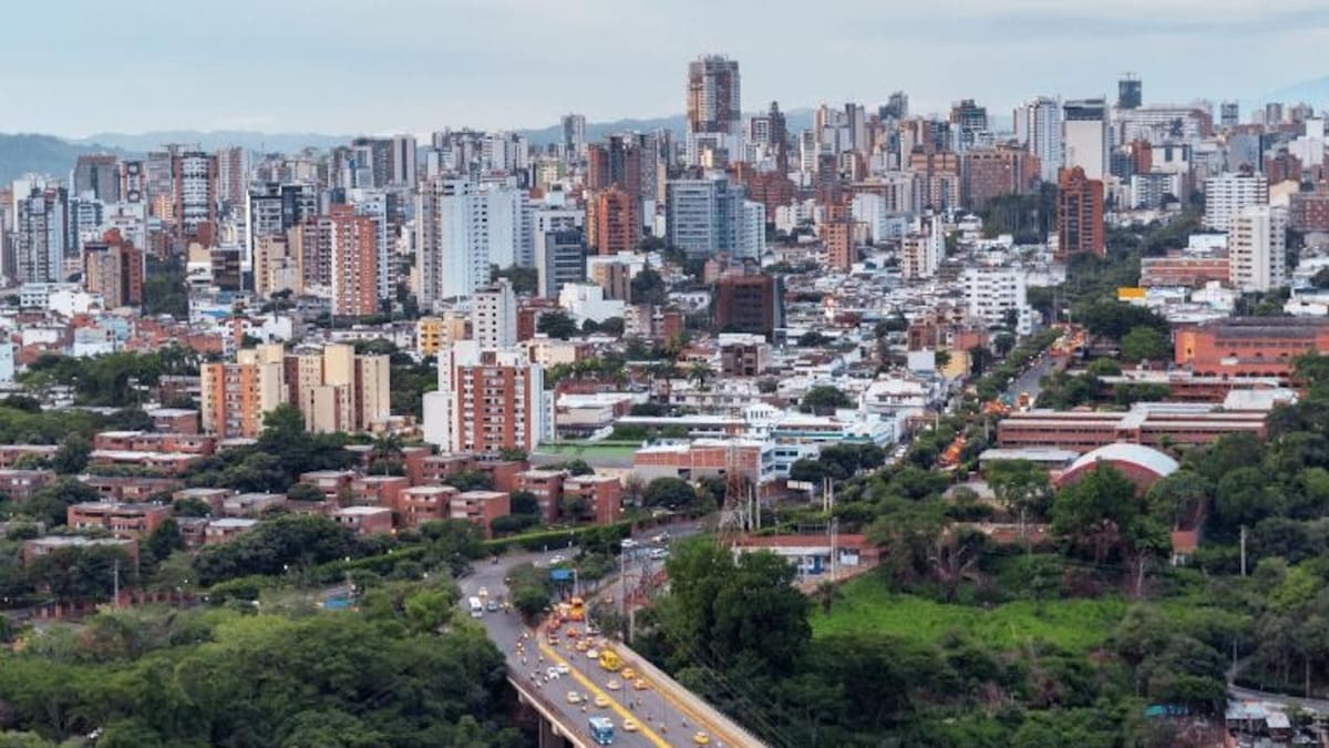 Sergio Arenas, Abogado y Experto en Gestión Urbana