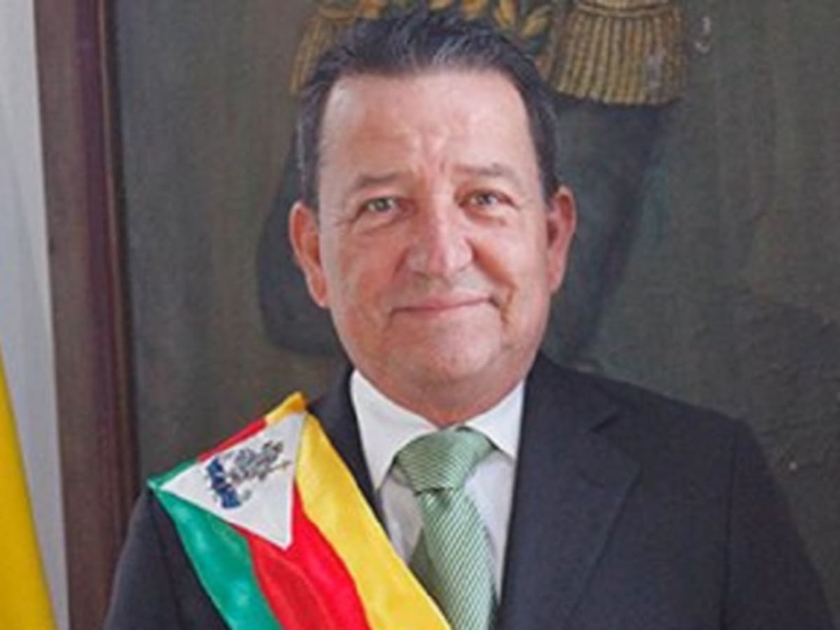 La salida debe ser democrática: alcalde de San Cristóbal