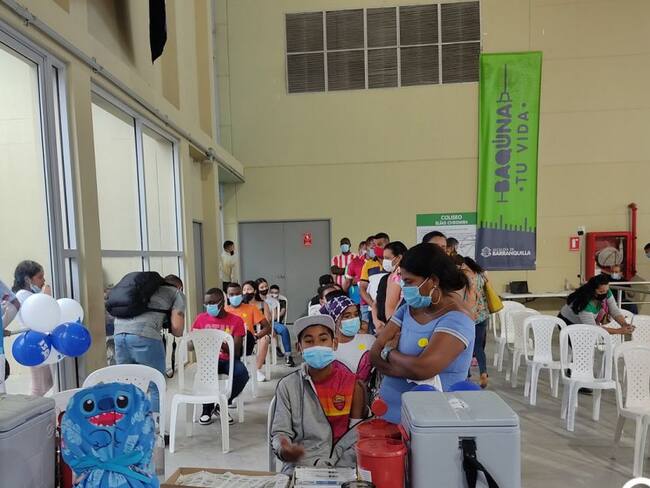 Vacunación en el Coliseo Elías Chegwin