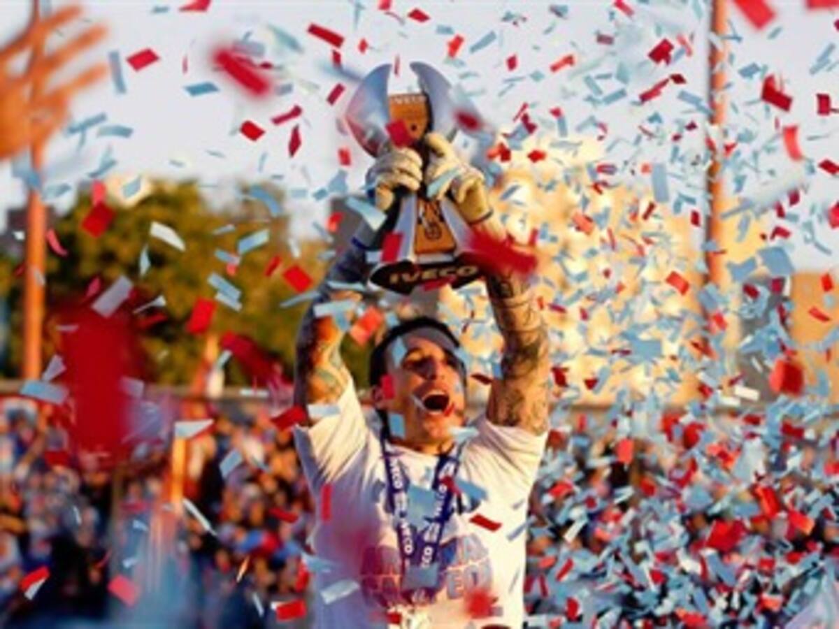 Promesa de un campeón: Caminar 245 kms rumbo a casa