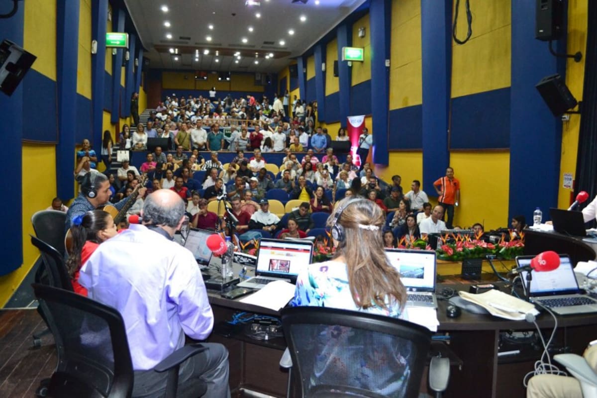 A lo largo de la mañana pasan por 6AM Hoy por Hoy las autoridades de Pereira y Risaralda, empresarios, dirigentes políticos y sociales, la comunidad universitaria y, en general, los habitantes de esta ciudad.