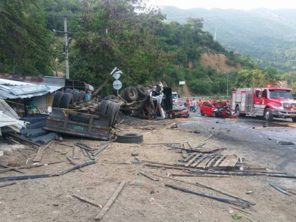 Grave accidente en la vía Melgar - Bogotá