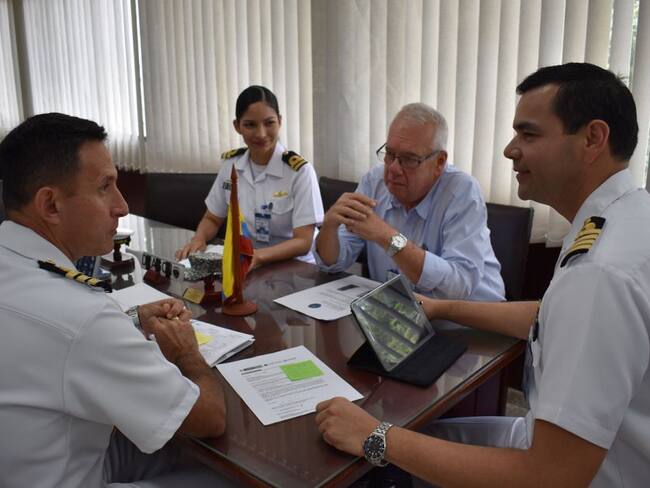 Cooperación entre la Escuela Naval de Cartagena y colegio de Barranquilla