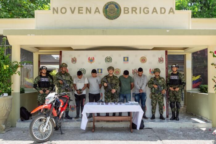 A la cárcel fueron enviados los cuatro disidentes de la extinta guerrilla de las Farc que tenían amenazados a comerciantes, ganaderos y campesinos en municipios del occidente del Huila si no pagaban las extorsiones.