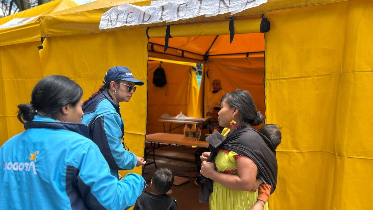 Líderes Emberá exigen contratación con la Alcaldía de Bogotá para permitir que se atiendan niños