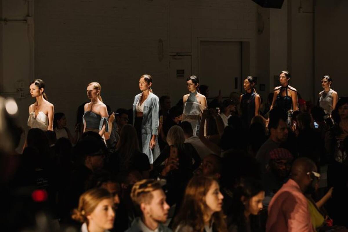 Reconocidos diseñadores muestran sus colecciones para la temporada primavera- verano 2017.