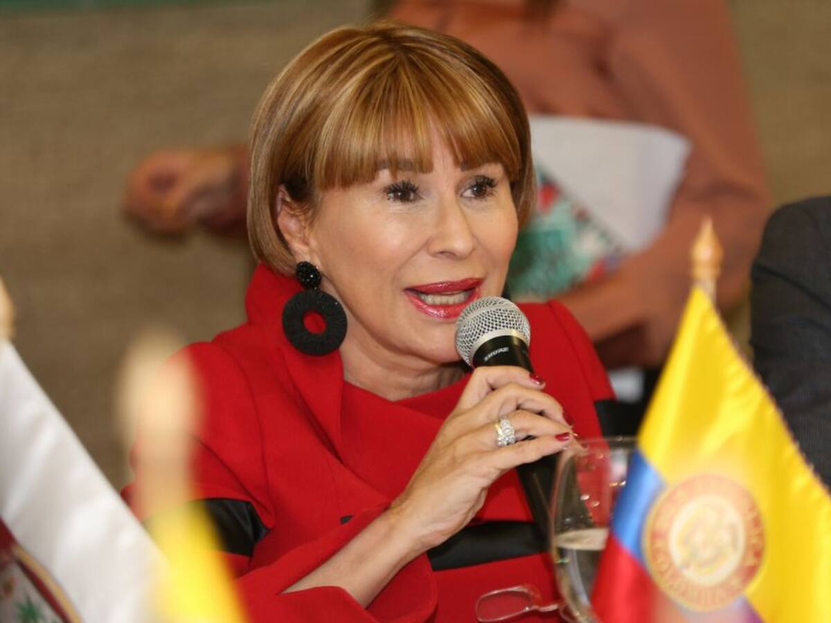 Gobierno no le aceptó la renuncia a Alicia Arango en el Mininterior
