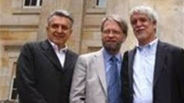 'Los Trillizos' adhieren al Partido Verde Opción Centro