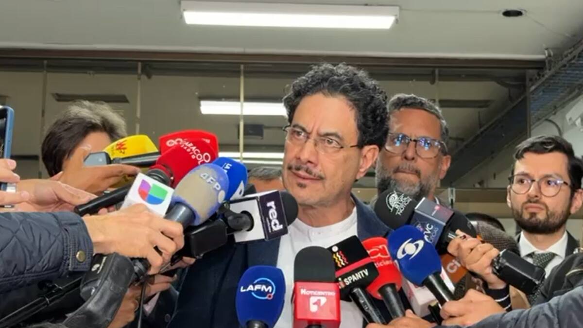 “Uribe ha desatado la más feroz persecución contra el poder judicial”: Iván Cepeda