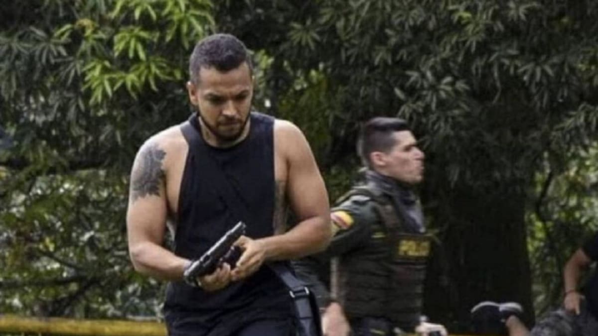 Imputación de cargos a Andrés Escobar, 4 civiles y 12 policías