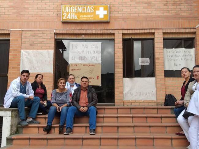 Autoridades buscan solución a cierre de la clínica en Pamplona