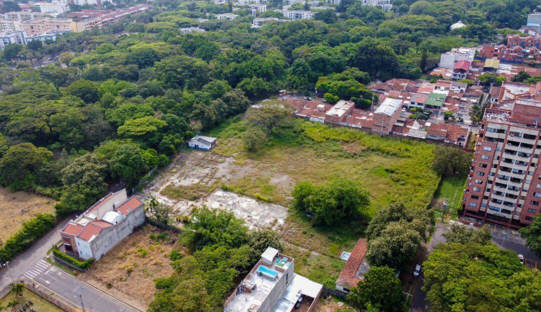 Importante lote que se encuentra ubicado en la calle 7#82-65 en Cali